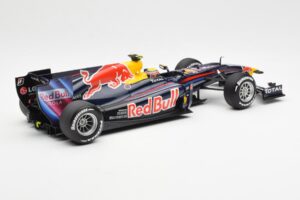 Red Bull Racing Renault RB6 #6 M. Webber F1 2010 Minichamps 1:18 110100006 Metal - imagem 2 de 6
