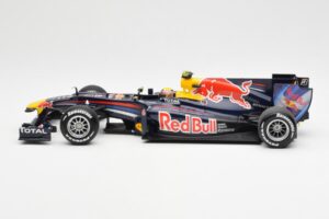 Red Bull Racing Renault RB6 #6 M. Webber F1 2010 Minichamps 1:18 110100006 Metal - imagem 3 de 6