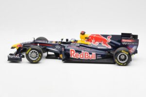 Red Bull Racing Renault RB6 #5 S. Vettel F1 World Champion 2010 Minichamps 1:18 110100005 Metal - imagem 3 de 6