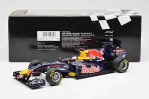 Red Bull Racing Renault RB6 #5 S. Vettel F1 World Champion 2010 Minichamps 1:18 110100005 Metal - imagem 6 de 6