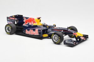 Red Bull Racing Renault RB6 #5 S. Vettel F1 World Champion Showcar 2010 Minichamps 1:18 150100075 Metal - imagem 4 de 6