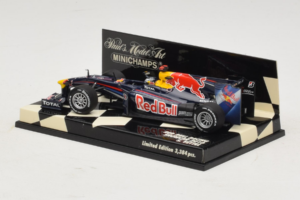 Red Bull Racing RB6 S. Vettel F1 Showcar 2010 Minichamps 1:43 400100075 Metal - imagem 3 de 5