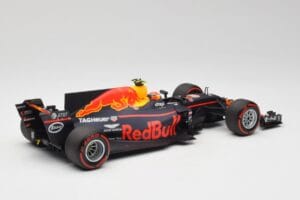 Red Bull Racing RB13 Tag Heuer #33 M. Verstappen Australian GP 2017 Minichamps 1:18 110170033 Resina - imagem 2 de 7