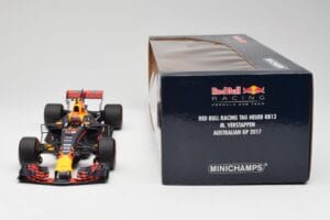 Red Bull Racing RB13 Tag Heuer #33 M. Verstappen Australian GP 2017 Minichamps 1:18 110170033 Resina - imagem 6 de 7