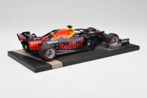 Red Bull RB15 #33 M. Verstappen Brazil GP Winner 2019 Minichamps 1:18 113191933 Metal - imagem 3 de 7