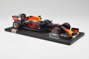 Red Bull RB15 #33 M. Verstappen Brazil GP Winner 2019 Minichamps 1:18 113191933 Metal - imagem 4 de 7