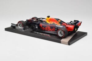 Red Bull RB15 #33 M. Verstappen Brazil GP Winner 2019 Minichamps 1:18 113191933 Metal - imagem 5 de 7