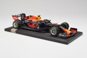 Red Bull RB15 #33 M. Verstappen German GP Winner Wet 2019 Minichamps 1:18 113191133 Metal - imagem 4 de 7