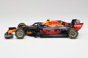 Red Bull RB15 #10 P. Gasly F1 2019 Minichamps 1:18 110190010 Metal - imagem 3 de 7