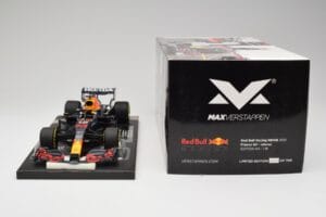 Red Bull RB16B #33 M. Verstappen France GP Winner 2021 Minichamps 1:18 113210833 Metal - imagem 7 de 7