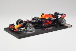 Red Bull RB16B #33 M. Verstappen Styrian & Austrian GP Winner 2021 Minichamps 1:18 113210933 Metal - imagem 2 de 6
