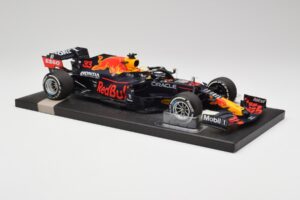 Red Bull RB16B #33 M. Verstappen Styrian & Austrian GP Winner 2021 Minichamps 1:18 113210933 Metal - imagem 4 de 6
