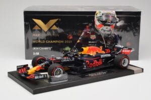Red Bull RB16B #33 M. Verstappen Abu Dhabi GP 2021 Winner Missing Figurine & Pitboard Minichamps 1:18 113212333 Resina - imagem 7 de 7
