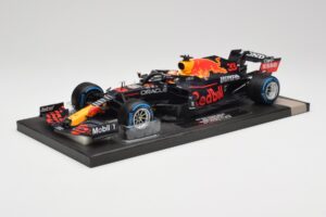 Red Bull RB16B #33 M. Verstappen Belgian GP 2021 Winner Minichamps 1:18 113211333 Resina - imagem 2 de 7
