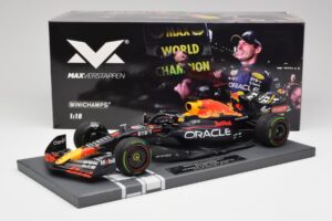 Red Bull RB18 #1 M. Verstappen Japan GP Winner No Figure 2022 Minichamps 1:18 113221801B Metal - imagem 6 de 7
