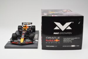 Red Bull RB18 #1 M. Verstappen Japan GP Winner No Figure 2022 Minichamps 1:18 113221801B Metal - imagem 7 de 7