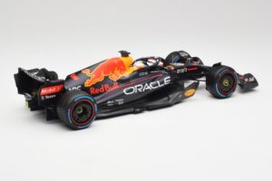 Red Bull RB18 #1 M. Verstappen Monaco GP 3rd Wet 2022 Minichamps 1:18 110220701 Metal - imagem 2 de 7