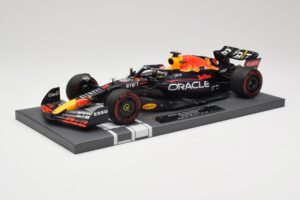 Red Bull RB18 Oracle #1 M. Verstappen Dutch GP 2022 Winner Minichamps 1:18 113221501 Resina - imagem 2 de 7