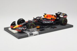 Red Bull RB18 #1 M. Verstappen Emilia Romagna GP 2022 Winner Minichamps 1:18 113220401 Resina - imagem 2 de 7
