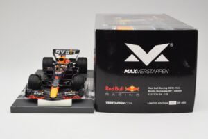 Red Bull RB18 #1 M. Verstappen Emilia Romagna GP 2022 Winner Minichamps 1:18 113220401 Resina - imagem 6 de 7