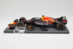 Red Bull RB18 #1 M. Verstappen Miami GP 2022 Winner Minichamps 1:18 113220301 Resina