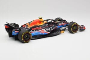 Red Bull RB19 #1 M. Verstappen Austin GP Winner 2023 Minichamps 1:18 110231901 Metal - imagem 2 de 6