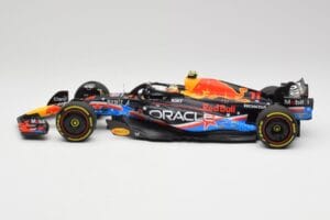 Red Bull RB19 #1 M. Verstappen Austin GP Winner 2023 Minichamps 1:18 110231901 Metal - imagem 3 de 6