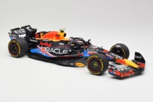 Red Bull RB19 #1 M. Verstappen Austin GP Winner 2023 Minichamps 1:18 110231901 Metal - imagem 4 de 6