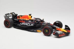 Red Bull RB19 #1 M. Verstappen Qatar Sprint Race 2nd WC 2023 Minichamps 1:18 110231801 Metal - imagem 4 de 6