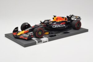 Red Bull RB19 Oracle #1 M. Verstappen Australian GP 2023 Winner Minichamps 1:18 113230301 Resina - imagem 2 de 7