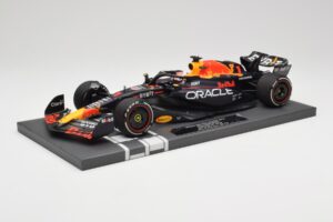 Red Bull RB19 Oracle #1 M. Verstappen Bahrain GP 2023 Winner Minichamps 1:18 113230201 Resina - imagem 2 de 7