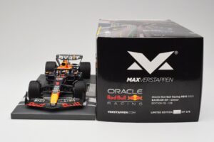Red Bull RB19 Oracle #1 M. Verstappen Bahrain GP 2023 Winner Minichamps 1:18 113230201 Resina - imagem 6 de 7