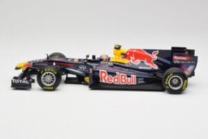 Red Bull RB5 #14 M. Webber Chinese GP 2nd 2009 Minichamps 1:18 150090114 Metal - imagem 3 de 6