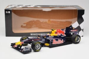 Red Bull RB5 #14 M. Webber Chinese GP 2nd 2009 Minichamps 1:18 150090114 Metal - imagem 6 de 6