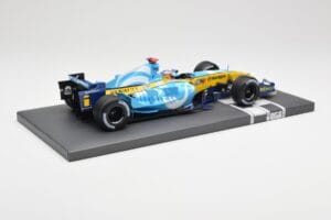Renault F1 Team R25 #5 F. Alonso Winner French GP 2005 Minichamps 1:18 117051005 Metal - imagem 3 de 7