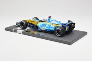 Renault F1 Team R25 #5 F. Alonso Winner French GP 2005 Minichamps 1:18 117051005 Metal - imagem 5 de 7