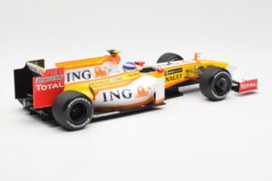 Renault F1 Team R29 #10 R. Grosjean F1 2009 Minichamps 1:18 150090108 Metal - imagem 2 de 6