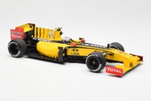 Renault F1 Team R30 #11 V. Petrov Showcar F1 2010 Minichamps 1:18 150100082 Metal - imagem 4 de 6