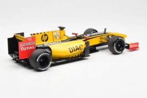 Renault R30 R. Kubica / V. Petrov F1 Showcar 2010 Minichamps 1:18 7711428831 Metal - imagem 2 de 6