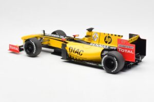Renault R30 R. Kubica / V. Petrov F1 Showcar 2010 Minichamps 1:18 7711428831 Metal - imagem 5 de 6