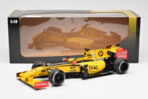 Renault R30 R. Kubica / V. Petrov F1 Showcar 2010 Minichamps 1:18 7711428831 Metal - imagem 6 de 6