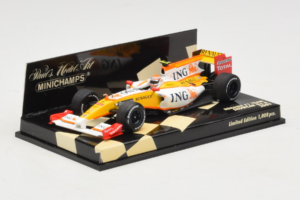Renault R29 #8 N. Piquet Jr. Showcar F1 2009 Minichamps 1:43 400090078 Metal - imagem 2 de 5