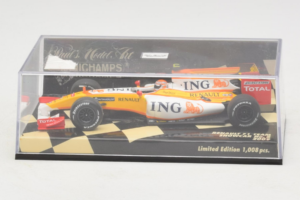 Renault R29 #8 N. Piquet Jr. Showcar F1 2009 Minichamps 1:43 400090078 Metal - imagem 4 de 5