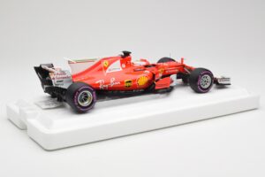 Scuderia Ferrari SF70H #5 S. Vettel Winner Australian GP 2017 BBR 1:18 BBR181705 Metal - imagem 2 de 7
