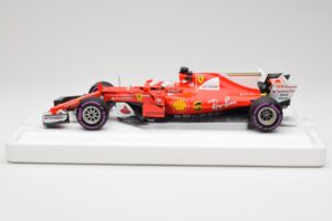 Scuderia Ferrari SF70H #5 S. Vettel Winner Australian GP 2017 BBR 1:18 BBR181705 Metal - imagem 3 de 7