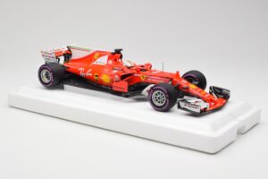 Scuderia Ferrari SF70H #5 S. Vettel Winner Australian GP 2017 BBR 1:18 BBR181705 Metal - imagem 4 de 7