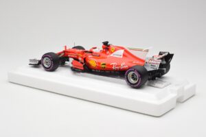 Scuderia Ferrari SF70H #5 S. Vettel Winner Australian GP 2017 BBR 1:18 BBR181705 Metal - imagem 5 de 7