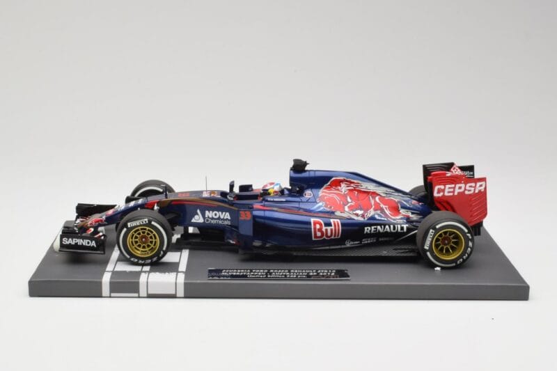Scuderia Toro Rosso STR10 Renault #33 M. Verstappen Australian GP 2015 Minichamps 1:18 117150033 Resina