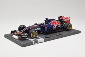 Scuderia Toro Rosso STR10 Renault #33 M. Verstappen Australian GP 2015 Minichamps 1:18 117150033 Resina - imagem 2 de 7