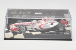 Super Aguri SA05 #23 Y. Ide F1 2006 Minichamps 1:43 400060023 Metal - imagem 5 de 5